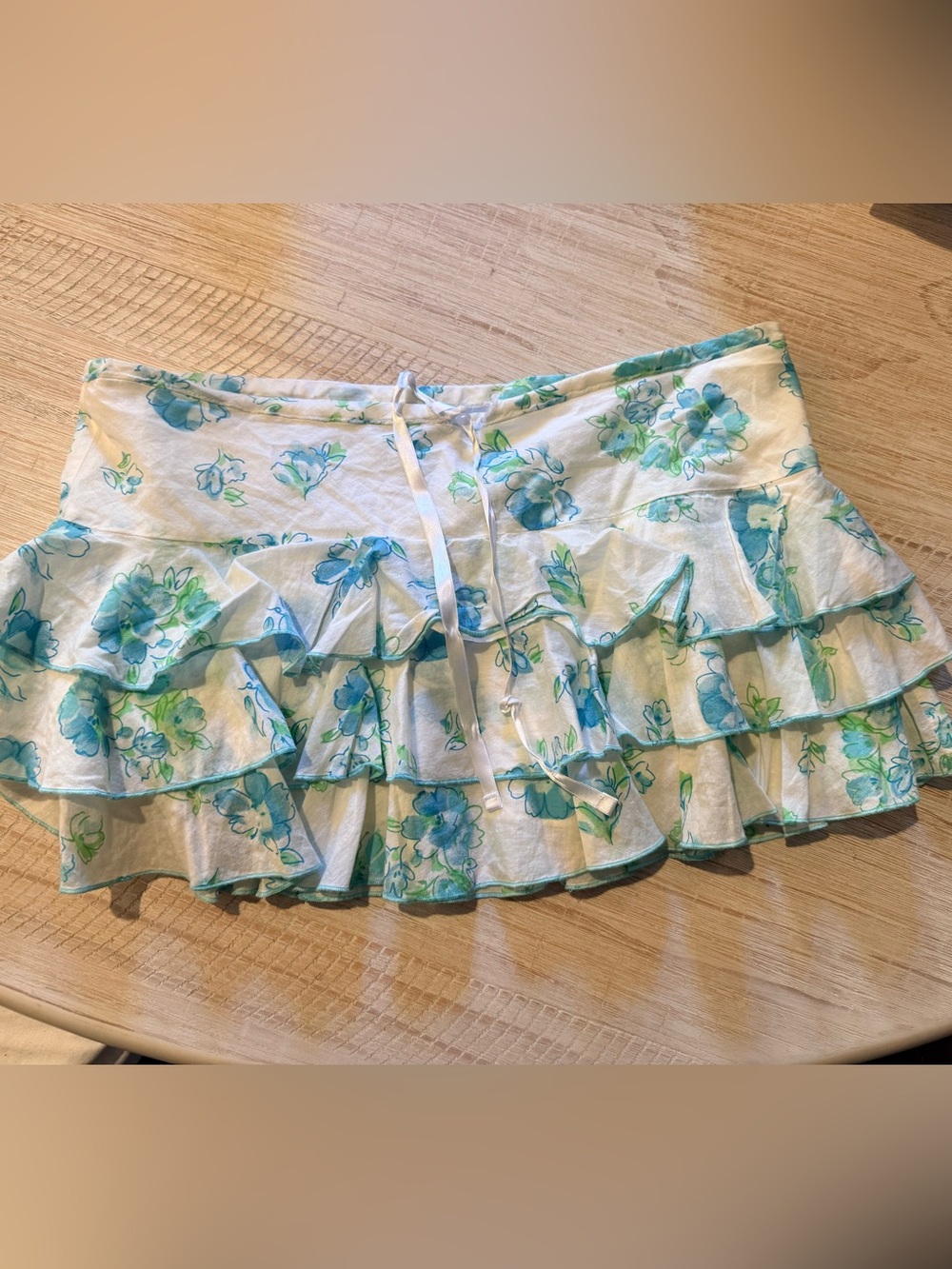 Abercrombie & Fitch White Mini Skirt with Teal and Aqua Floral Ruffles Y2K small